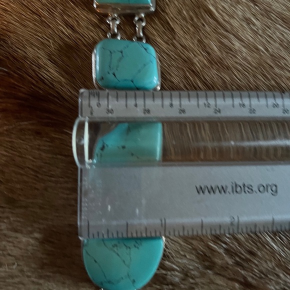 Turquoise & Silver Chunky Toggle Bracelet 8 Inch Links W/ Five Approx 1" Stones - Picture 6 of 9